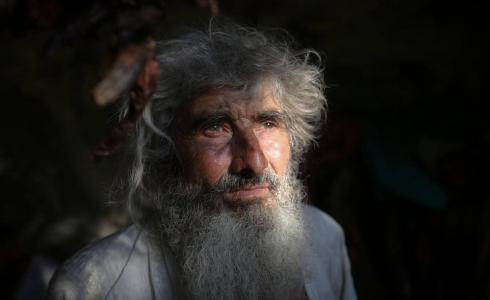 بانتا بيتروفيك داخل كهفه