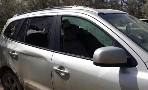 مستوطنون يفتتون تسع مركبات في الخليل