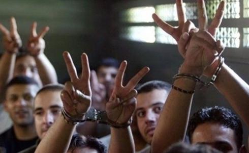 لفترات متفاوتة".. يمدد الاحتلال توقيف معتقلين من جنين"