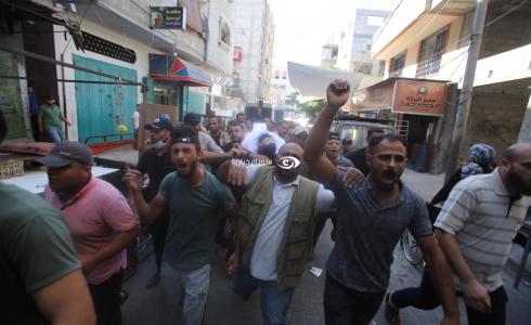 جماهير تُشيّع جثمان الشهيد محمد عمار وسط قطاع غزة