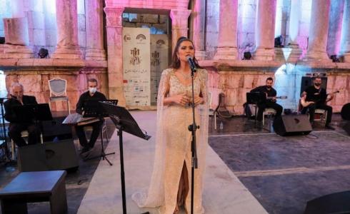 زين عوض تحلق بجمهور مهرجان جرش نحو الفرح