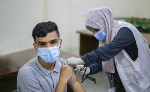 وزارتا التعليم والصحة تشرعان بحملة تطعيم طلبة المدارس ضد فايروس كورونا