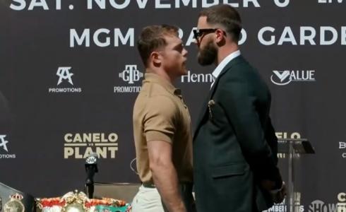 اشتباك بالأيدي بين "كانيلو ألفاريز" و"كايليب بلانت"