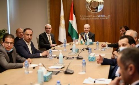 رئيس الوزراء محمد اشتية يزور سلطة النقد