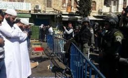 قوات الاحتلال في وجه المصلين