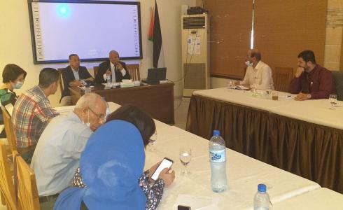 سلطة المياه وجودة البيئة تشارك في ورشة عمل المشاكل والحلول في قطاعي المياه والبيئة