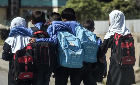 حكومة طالبان تسمح بعودة الذكور لمدارسهم وتتجاهل الفتيات