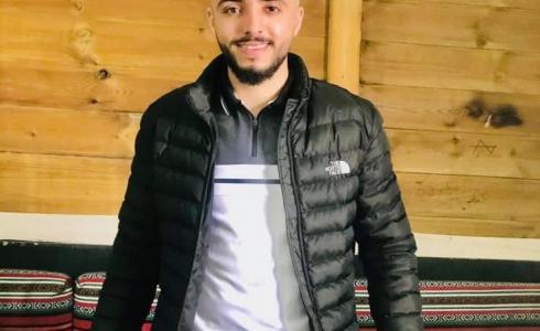 الشاب نبيل ابو عرار الذي لقي مصرعه