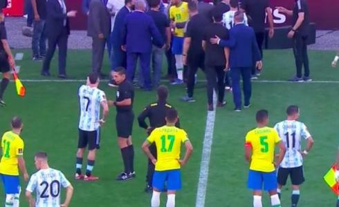 توقفت مباراة البرازيل والأرجنتين