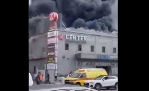 حريق ضخم في مجمع تجاري في قلنسوة