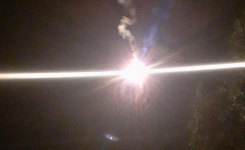 اطلاق قنابل انارة