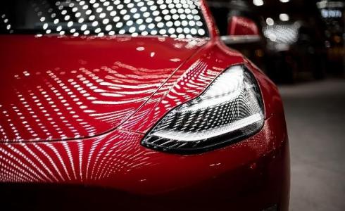 تسلا لصناعة السيارات الكهربائية