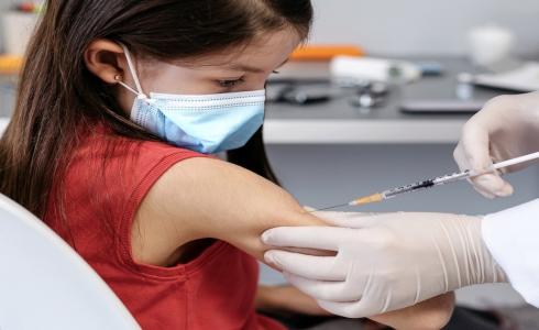 تطعيم الأطفال ضد فايروس كورونا - تعبيرية