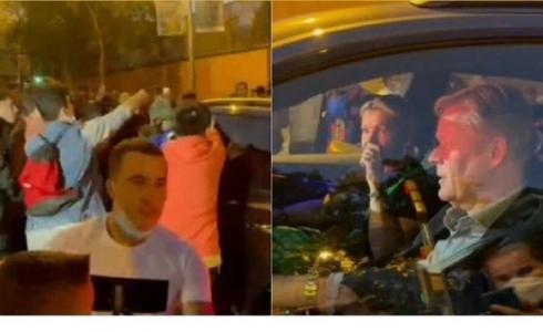 جماهير برشلونة تعتدي على كومان