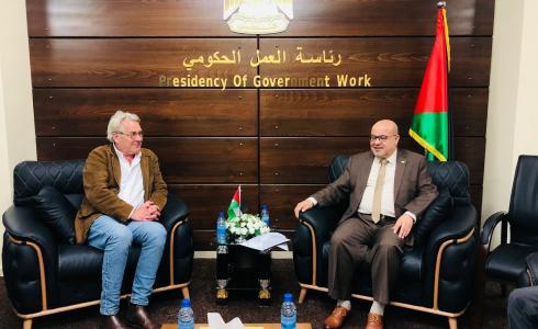 لقاء الدعليس مع المنسق الأممي وينسلاند في غزة