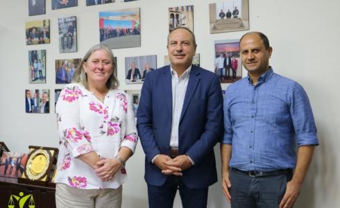 مركز الميزان يستقبل وفوداً دولية في مقره في مدينة غزة