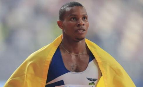 العداء الإكوادوري أليكس كينونيس. (أ ف ب)