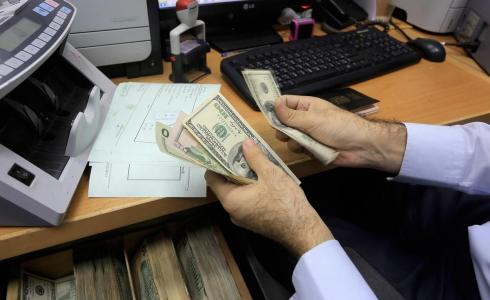 انخفاض سعر صرف الدولار مقابل الشيكل