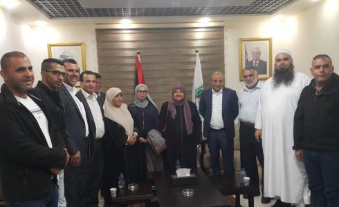 خلال لقاء بين اللواء فرج، وعائلات الأسرى المضربين عن الطعام