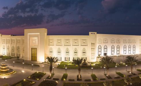 الكويت تقرر استدعاء سفيرها لدى لبنان