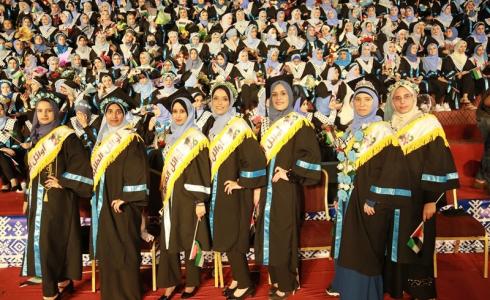 جامعة الأزهر في غزة تواصل احتفالاتها بتخريج الفوجين الـ 25 والـ 26 من طلبتها