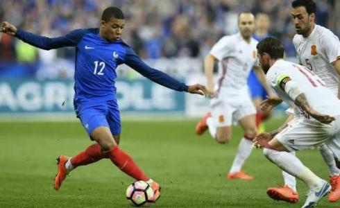 مواعيد مباريات اليوم الأحد