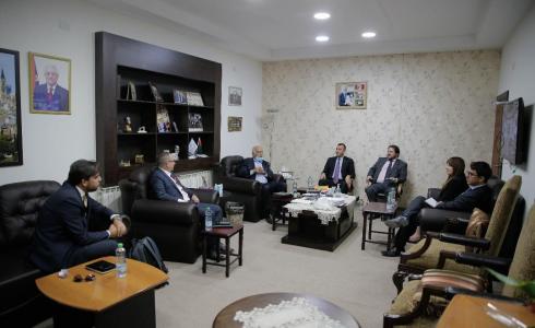 جبريل الرجوب خلال لقاء سفراء أمريكا اللاتينية