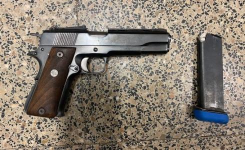 صورة المسدس الذي ضبطته الشرطة الاسرائيلية