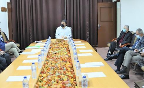 خلية الأزمة في غزة تعقد اجتماعًا لتعزيز الجهوزية من متحور "أوميكرون"