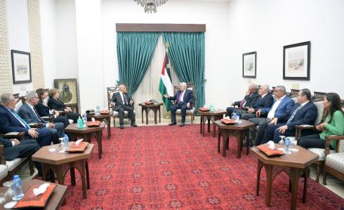 الرئيس يستقبل وفد مجلس أمناء مؤسسة ياسر عرفات