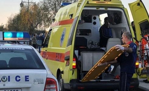 سيارة إسعاف في اليونان