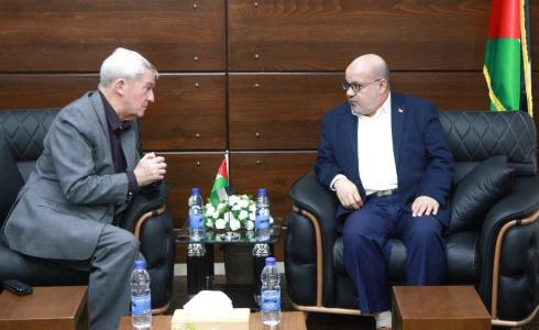 لقاء "الدعليس" برئيس مؤسسة التفكير البريطانية