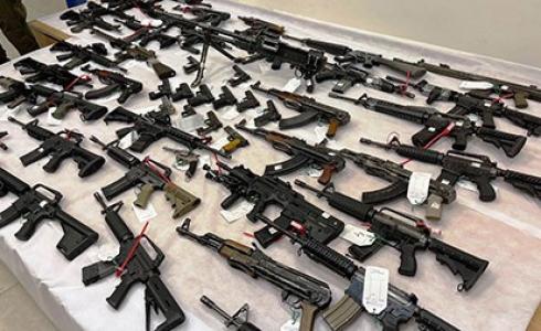 تجارة أسلحة في إسرائيل