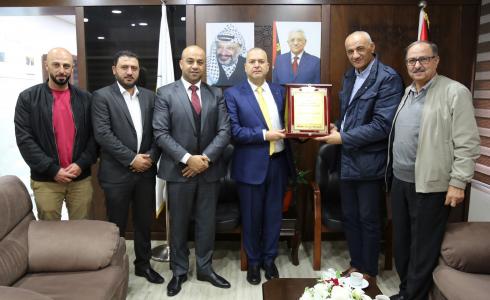جامعة القدس المفتوحة تبحث سبل التعاون مع المؤسسة الفلسطينية للإقراض الزراعي