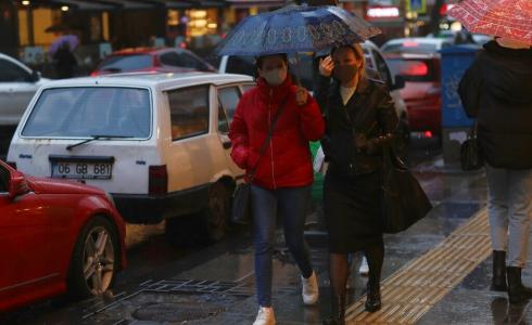 مسافرون يتخوفون من انتشار فيروس كورونا