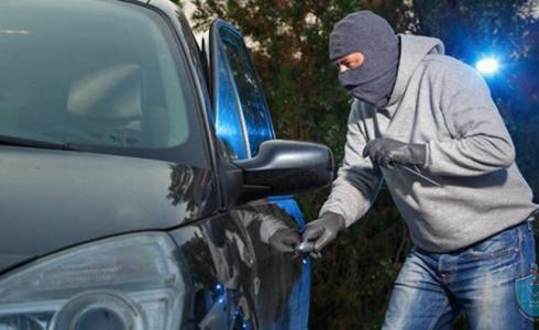 سرقة السيارات - تعبيرية