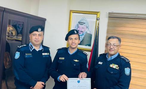 شرطة رام الله تكرم ضابطا من غزة