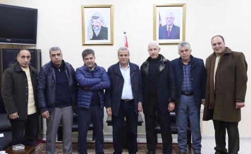 المحافظ يلتقي وفدا من ممثلي اللجنة العليا للسلم الاهلي والاصلاح