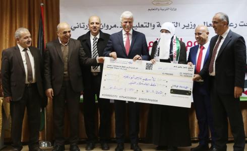 الفائز بلقب معلم فلسطين للعام 2021 