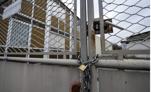 اغلاق المسجد في فرنسا