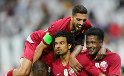 قطر يفوز على العراق بثلاثية نظيفة