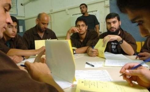 الاسرى في السجون الإسرائيلية.jpg