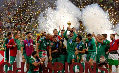 تتويج منتخب الجزائر يتصدر عناوين الصحف الفلسطينية