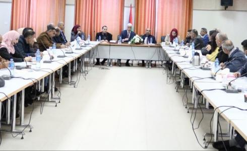 برنامج "تبني المدارس"