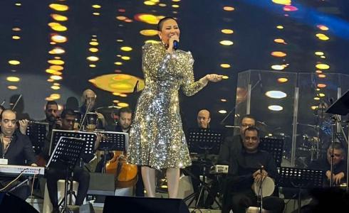 سبب ظهور شيرين عبد الوهاب "صلعاء" في حفلها بأبو ظبي