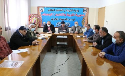 تربية الوسطى تجتمع برؤساء الأقسام لمناقشة المبادرات التطويرية