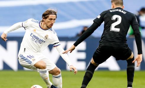 ريال مدريد يتعادل في الوقت الضائع مع التشي
