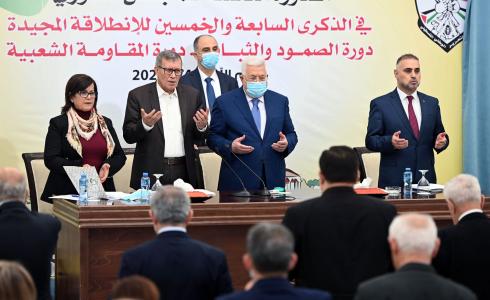 الرئيس محمود عباس في جلسة المجلس الثوري لحركة فتح أمس