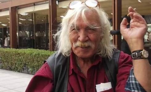 الشاعر الفلسطيني والمناضل الكبير خالد ابو خالد