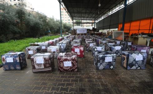 شروع توزيع الأغطية الشتوية في ظل المنخفض الجوي